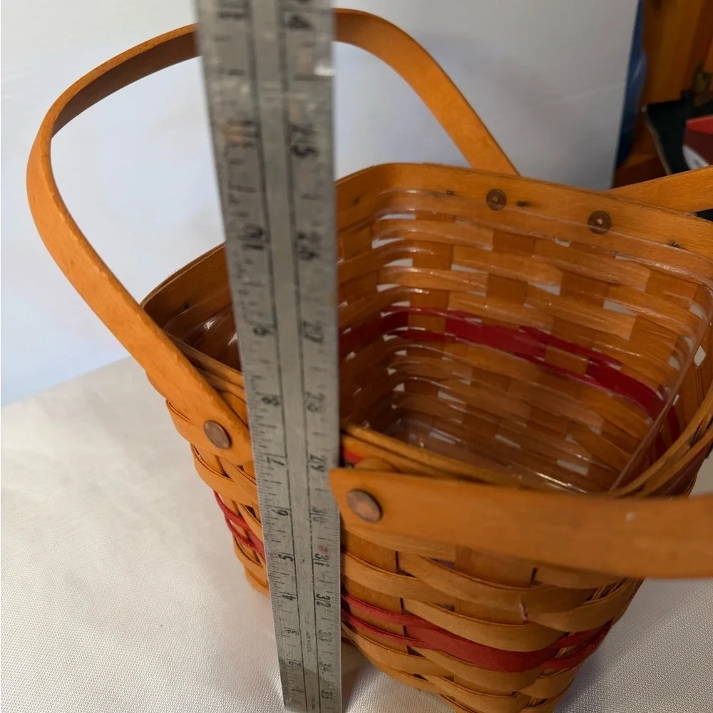 Longaberger VINTAGE Handwoven Square Basket with Liner; Excellent condition